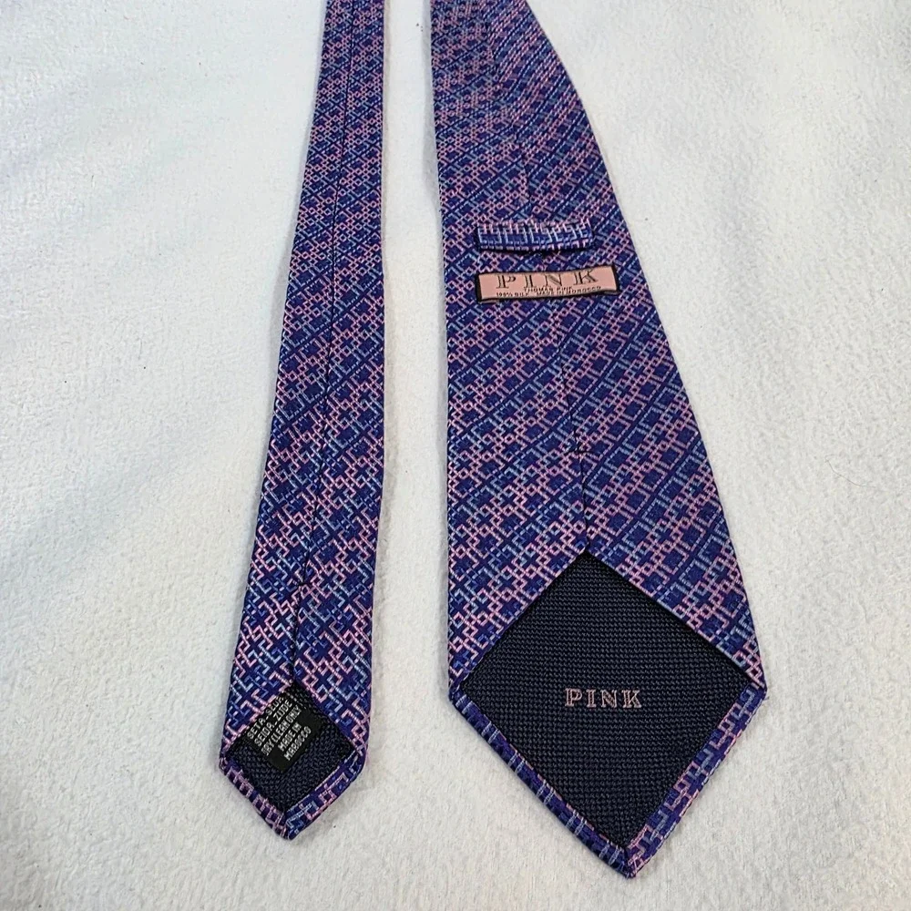 Thomas Pink Mens Purple Pink Geometric 100% Silk Necktie Made in Morocco 59x3.5